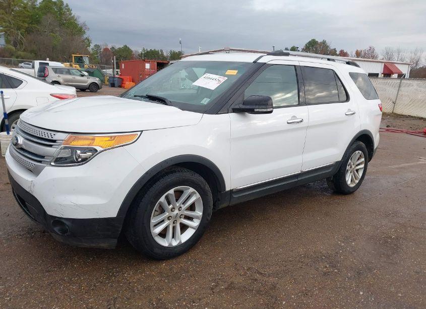 Photo 2 of 2013 Ford Explorer XLT (VIN 1FM5K7D85DGC77633)