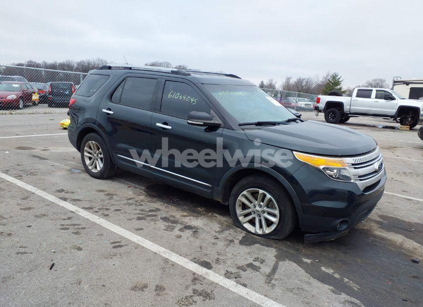 2014 Ford Explorer XLT (VIN 1FM5K7D85EGA48323) main photo
