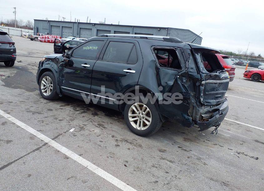 Photo 3 of 2014 Ford Explorer XLT (VIN 1FM5K7D85EGA48323)