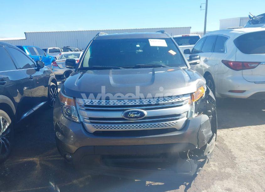 Photo 9 of 2014 Ford Explorer XLT (VIN 1FM5K7D85EGA63744)