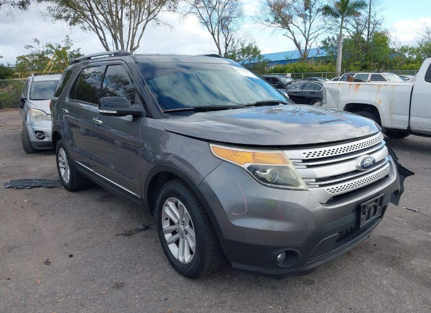2014 Ford Explorer XLT (VIN 1FM5K7D85EGA96128) main photo