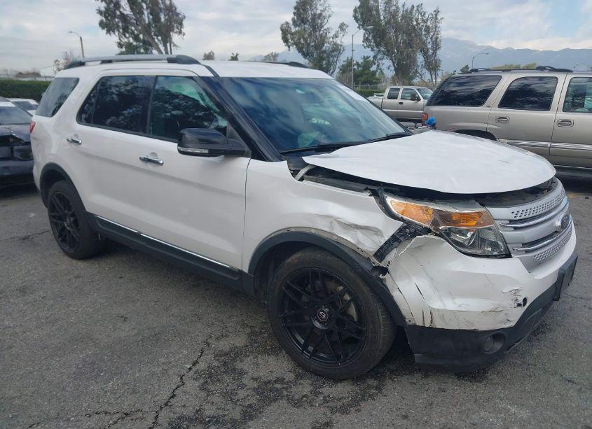2014 Ford Explorer XLT (VIN 1FM5K7D85EGC24125) main photo