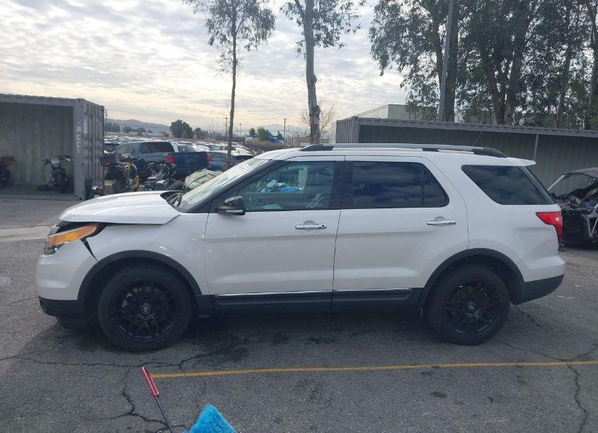 Photo 14 of 2014 Ford Explorer XLT (VIN 1FM5K7D85EGC24125)