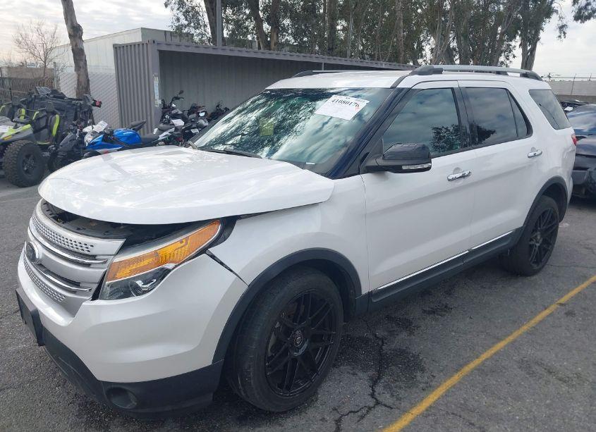 Photo 2 of 2014 Ford Explorer XLT (VIN 1FM5K7D85EGC24125)