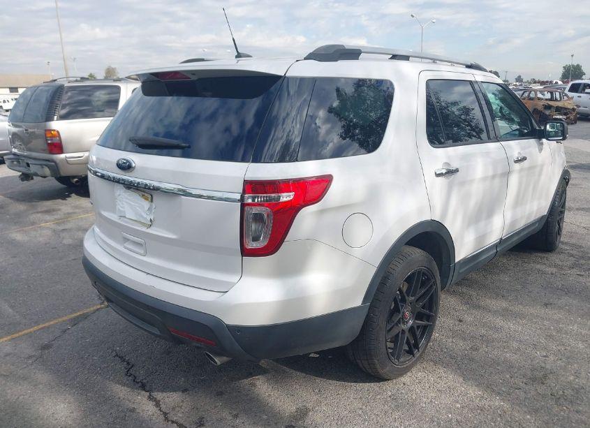 Photo 4 of 2014 Ford Explorer XLT (VIN 1FM5K7D85EGC24125)