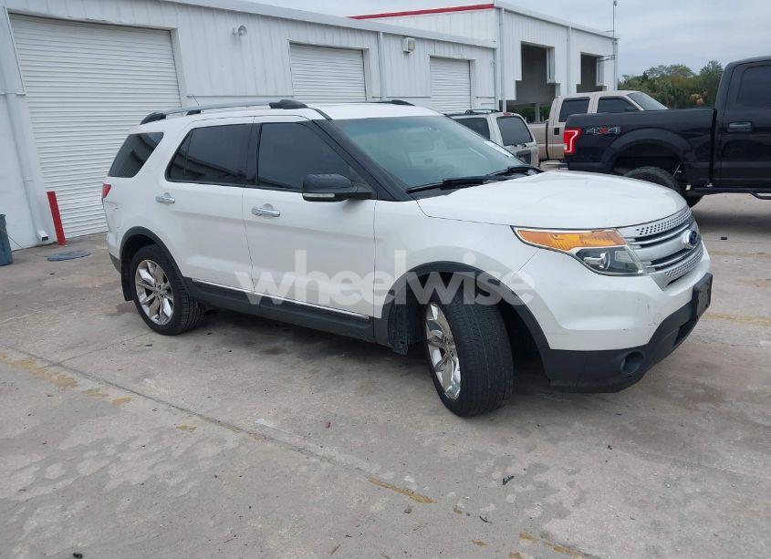 2014 Ford Explorer XLT (VIN 1FM5K7D85EGC55391) main photo