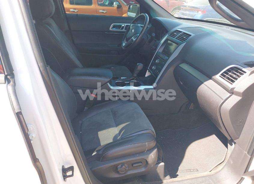 Photo 5 of 2015 Ford Explorer XLT (VIN 1FM5K7D85FGA50994)