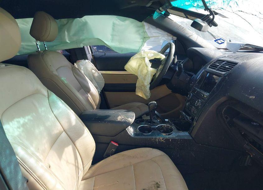 Photo 5 of 2016 Ford Explorer XLT (VIN 1FM5K7D85GGA03837)