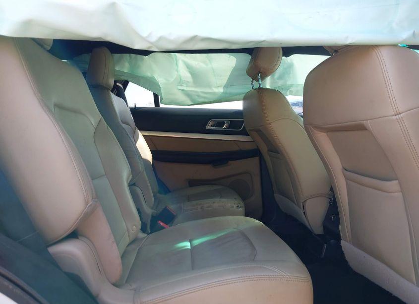 Photo 8 of 2016 Ford Explorer XLT (VIN 1FM5K7D85GGA03837)