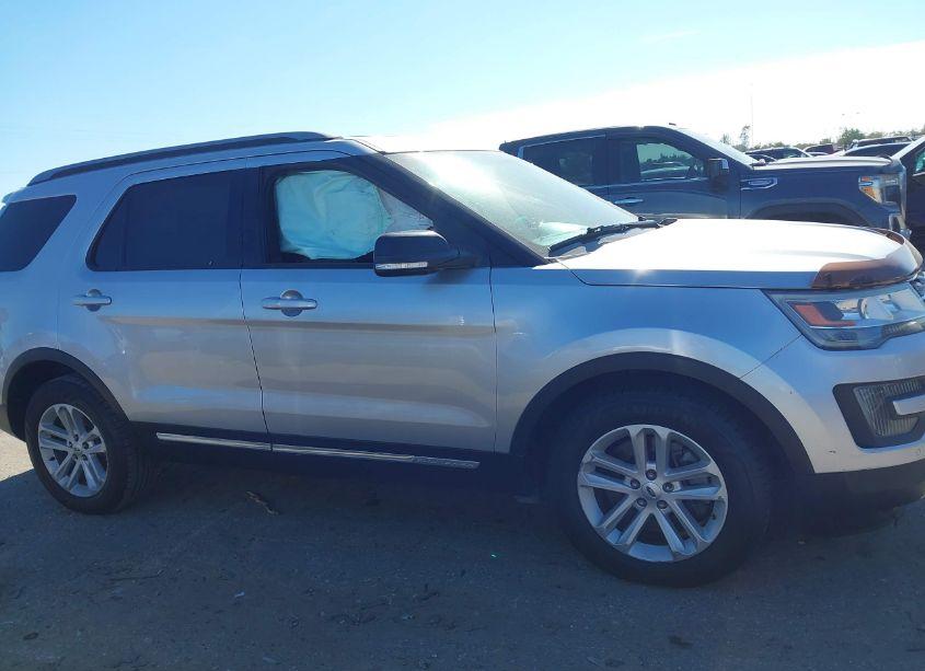 Photo 13 of 2016 Ford Explorer XLT (VIN 1FM5K7D85GGA34098)