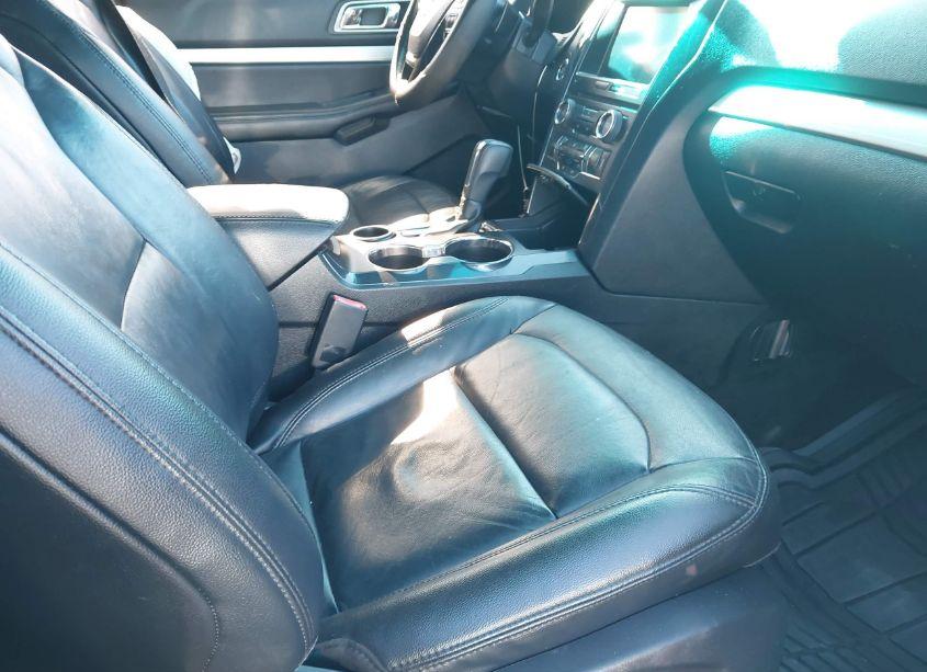 Photo 5 of 2016 Ford Explorer XLT (VIN 1FM5K7D85GGA34098)