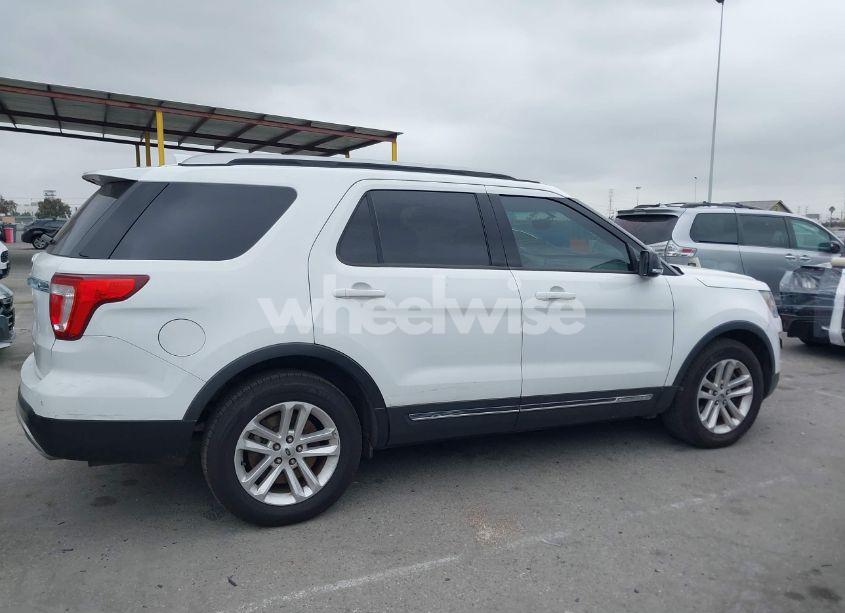 Photo 13 of 2016 Ford Explorer XLT (VIN 1FM5K7D85GGB06224)