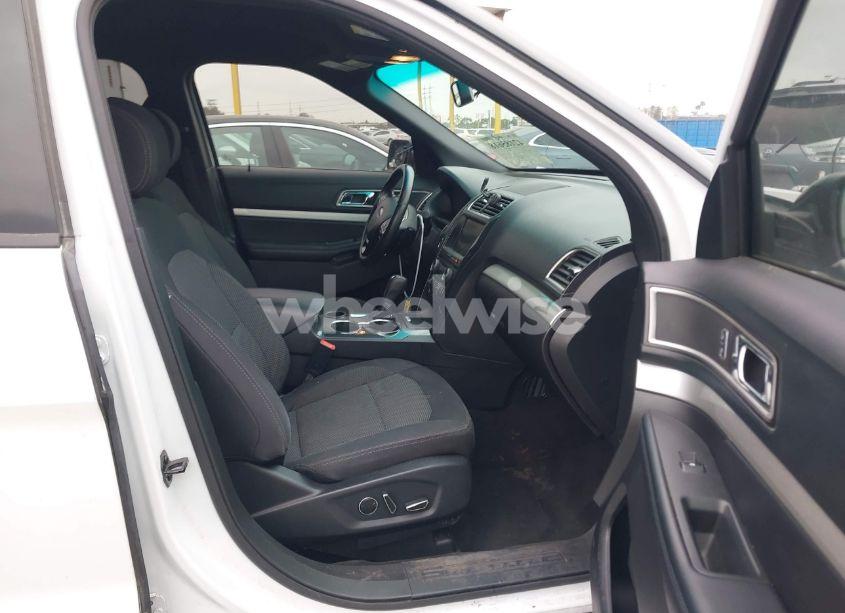 Photo 5 of 2016 Ford Explorer XLT (VIN 1FM5K7D85GGB06224)