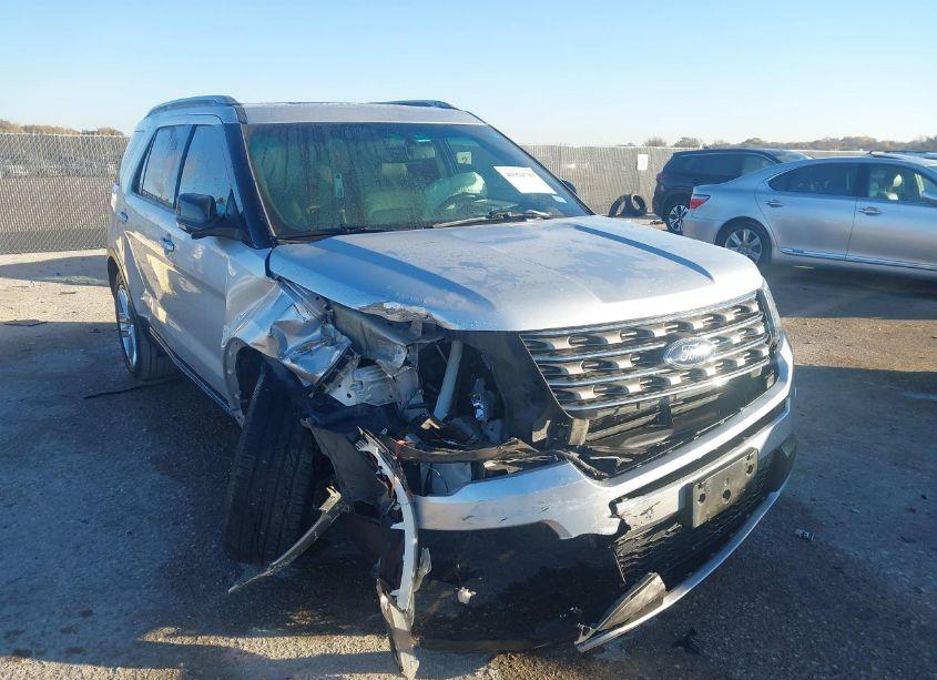 2016 Ford Explorer XLT (VIN 1FM5K7D85GGD12921) main photo