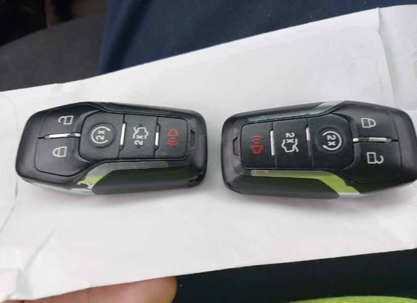 Photo 11 of 2016 Ford Explorer XLT (VIN 1FM5K7D85GGD12921)