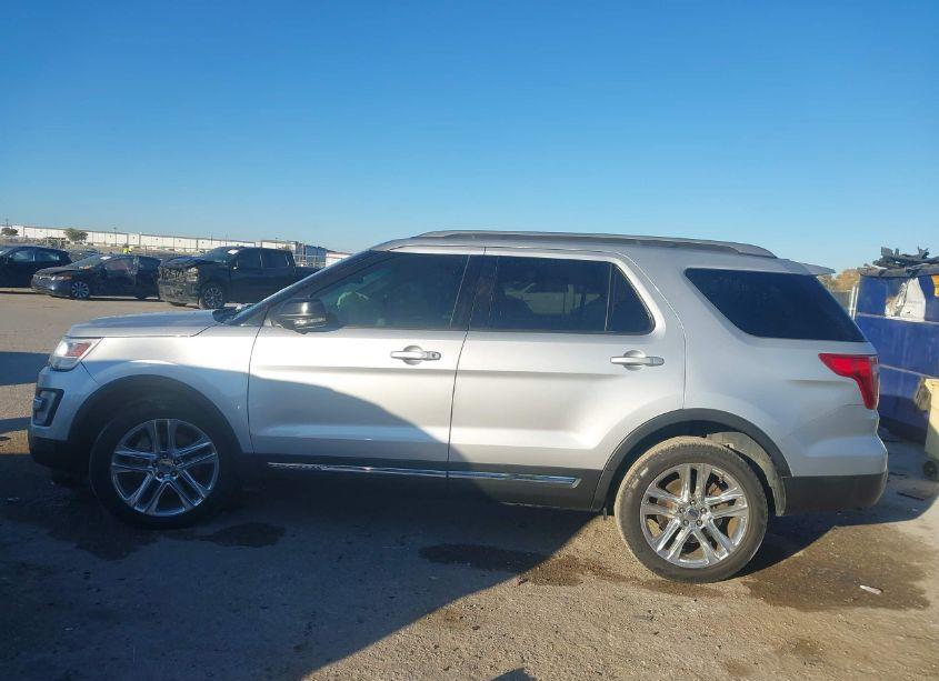 Photo 14 of 2016 Ford Explorer XLT (VIN 1FM5K7D85GGD12921)