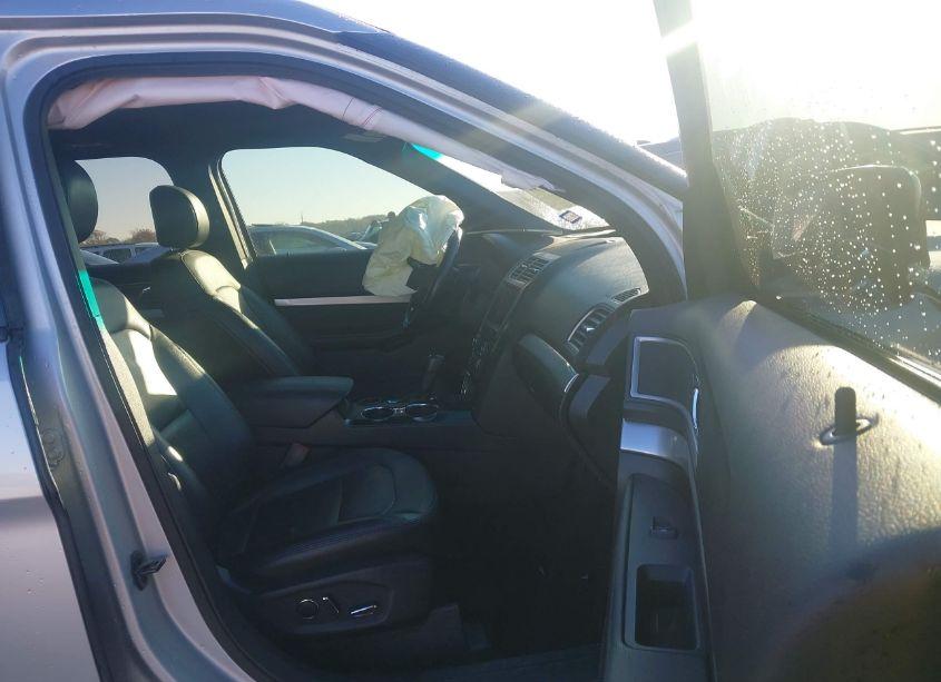 Photo 5 of 2016 Ford Explorer XLT (VIN 1FM5K7D85GGD12921)