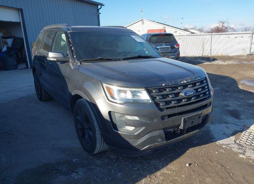2017 Ford Explorer XLT (VIN 1FM5K7D85HGA21191) main photo