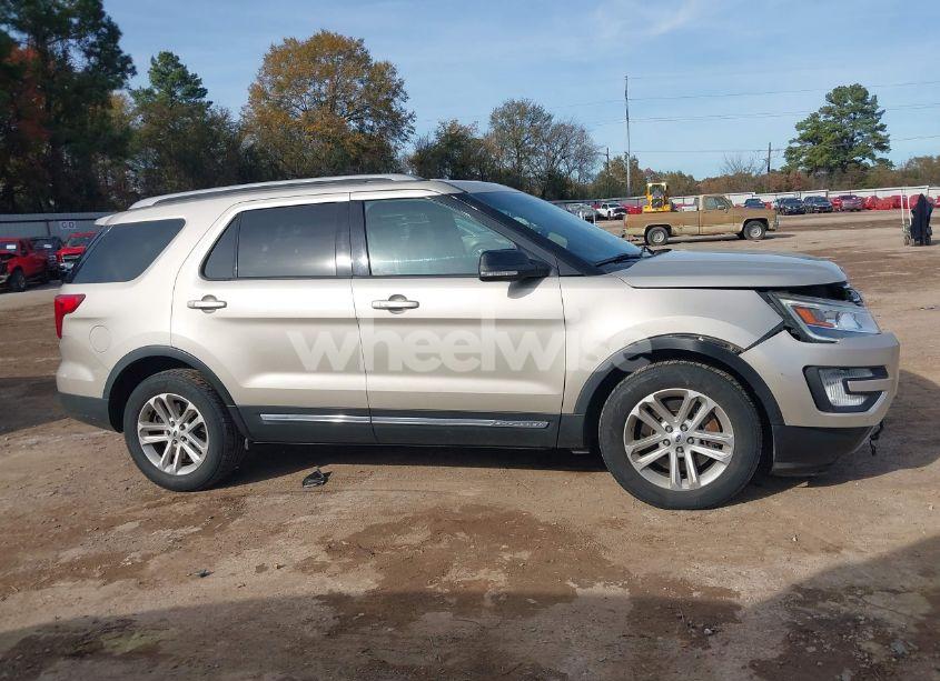 Photo 14 of 2017 Ford Explorer XLT (VIN 1FM5K7D85HGA59083)