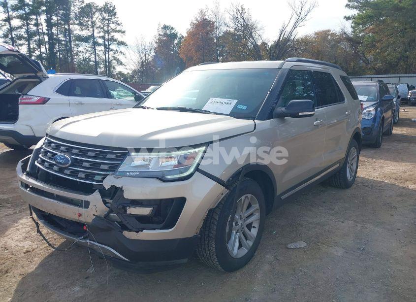 Photo 2 of 2017 Ford Explorer XLT (VIN 1FM5K7D85HGA59083)
