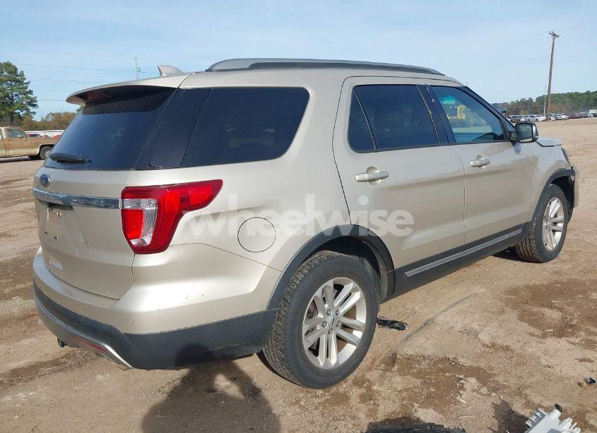 Photo 4 of 2017 Ford Explorer XLT (VIN 1FM5K7D85HGA59083)