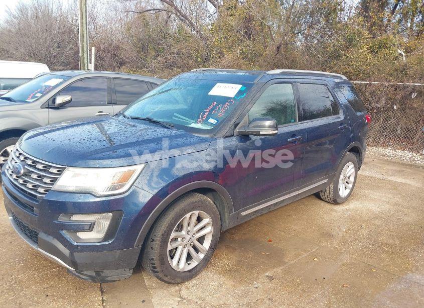 Photo 2 of 2017 Ford Explorer XLT (VIN 1FM5K7D85HGB29729)