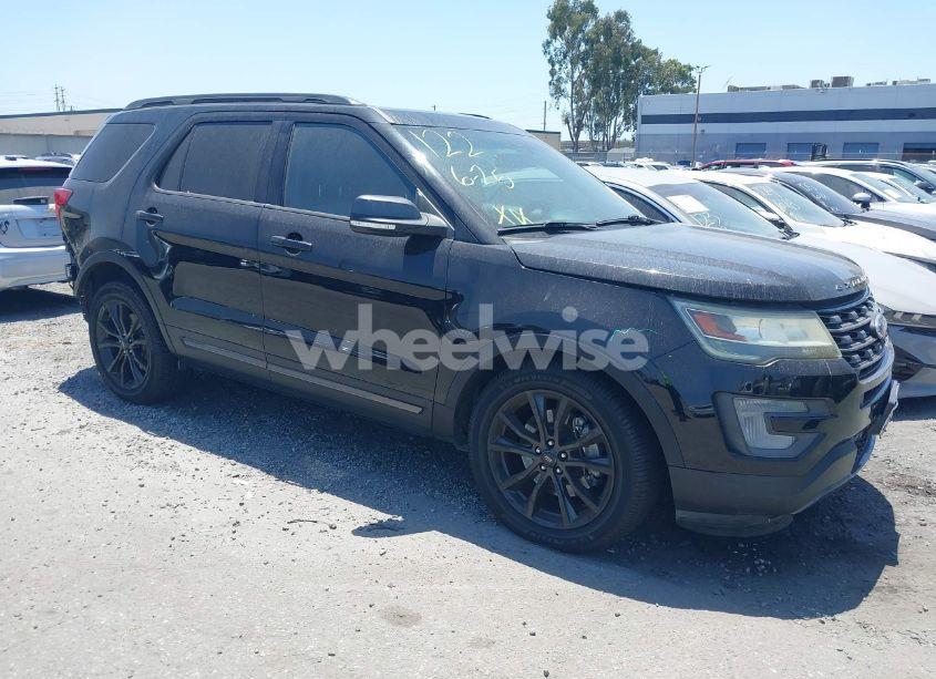 2017 Ford Explorer XLT (VIN 1FM5K7D85HGB32145) main photo