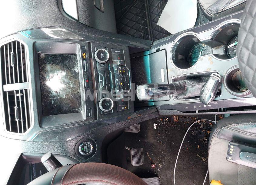 Photo 11 of 2017 Ford Explorer XLT (VIN 1FM5K7D85HGB32145)