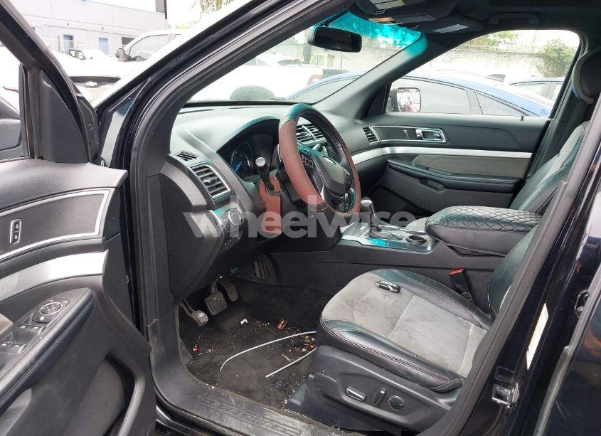 Photo 18 of 2017 Ford Explorer XLT (VIN 1FM5K7D85HGB32145)