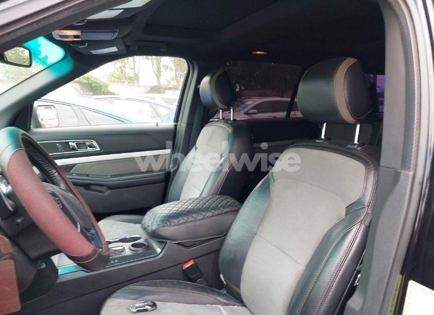 Photo 19 of 2017 Ford Explorer XLT (VIN 1FM5K7D85HGB32145)