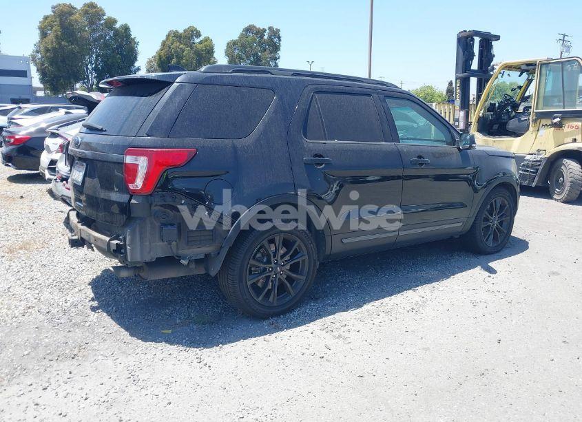 Photo 4 of 2017 Ford Explorer XLT (VIN 1FM5K7D85HGB32145)