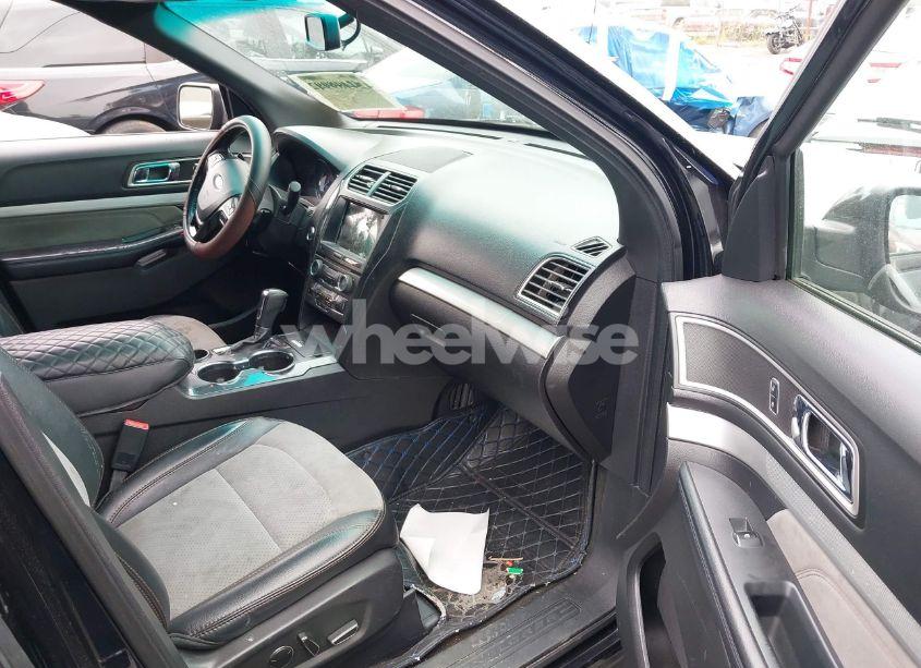 Photo 5 of 2017 Ford Explorer XLT (VIN 1FM5K7D85HGB32145)