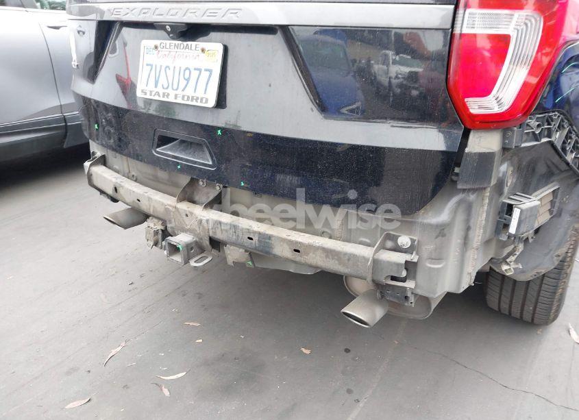 Photo 6 of 2017 Ford Explorer XLT (VIN 1FM5K7D85HGB32145)