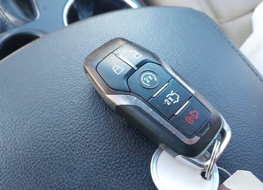 Photo 11 of 2017 Ford Explorer XLT (VIN 1FM5K7D85HGB78610)