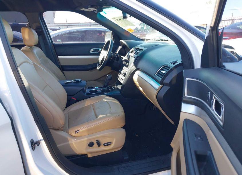 Photo 5 of 2017 Ford Explorer XLT (VIN 1FM5K7D85HGB78610)