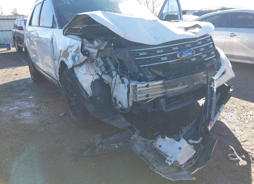 Photo 6 of 2017 Ford Explorer XLT (VIN 1FM5K7D85HGB78610)