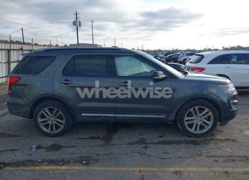 Photo 13 of 2017 Ford Explorer XLT (VIN 1FM5K7D85HGD02505)