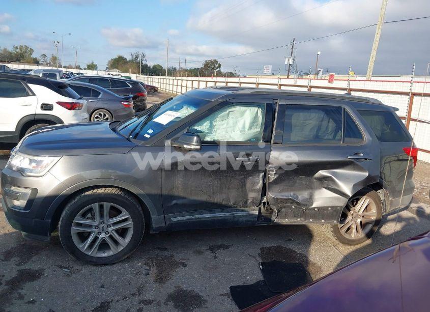 Photo 14 of 2017 Ford Explorer XLT (VIN 1FM5K7D85HGD02505)