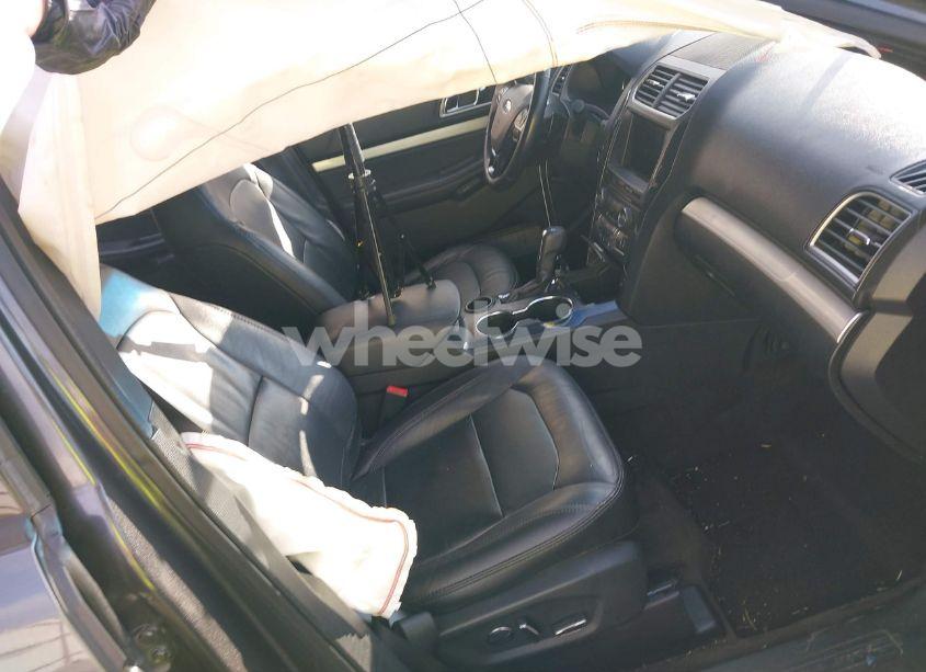 Photo 5 of 2017 Ford Explorer XLT (VIN 1FM5K7D85HGD02505)