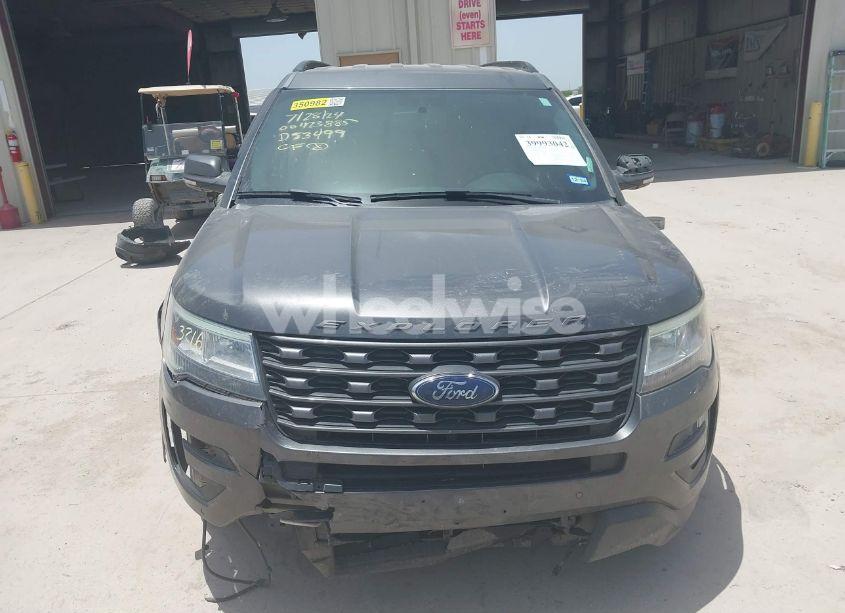 Photo 13 of 2017 Ford Explorer XLT (VIN 1FM5K7D85HGD53499)