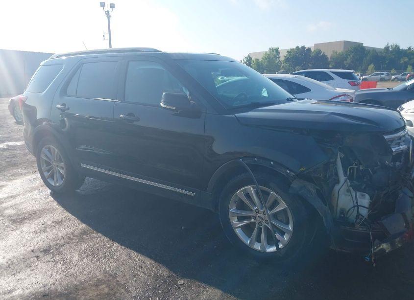 2018 Ford Explorer XLT (VIN 1FM5K7D85JGA03053) main photo