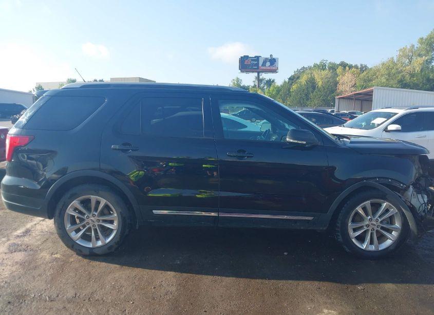 Photo 13 of 2018 Ford Explorer XLT (VIN 1FM5K7D85JGA03053)