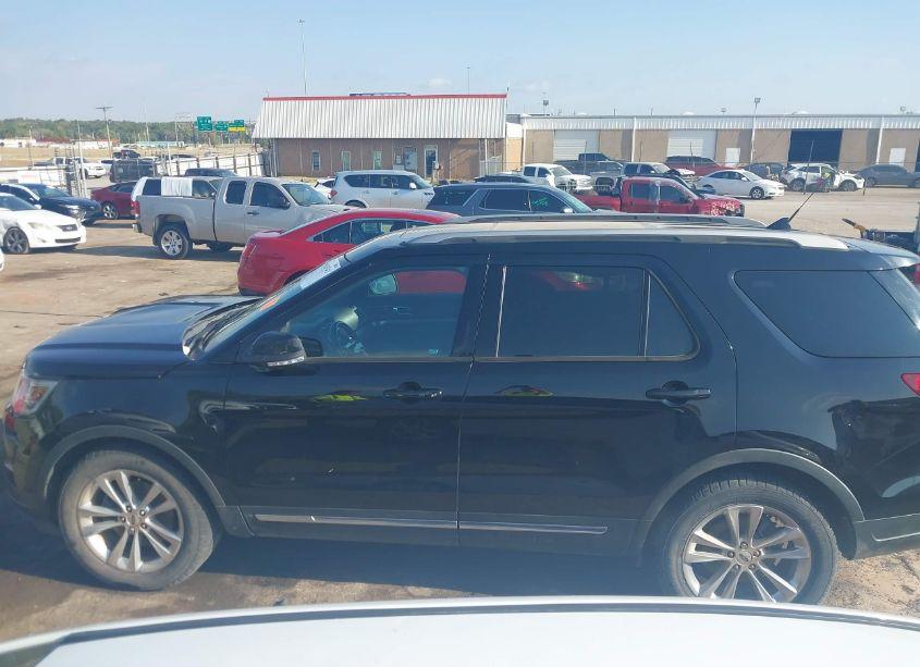 Photo 14 of 2018 Ford Explorer XLT (VIN 1FM5K7D85JGA03053)