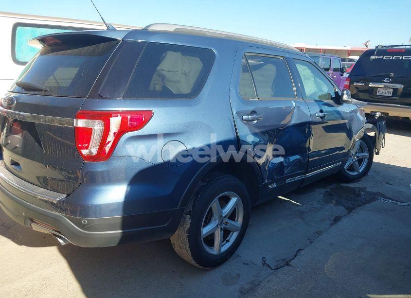 Photo 4 of 2018 Ford Explorer XLT (VIN 1FM5K7D85JGA13405)