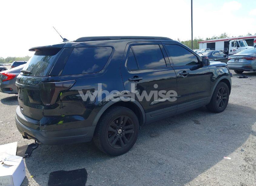 Photo 4 of 2018 Ford Explorer XLT (VIN 1FM5K7D85JGB04304)