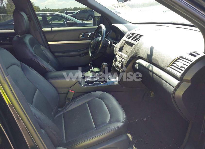 Photo 5 of 2018 Ford Explorer XLT (VIN 1FM5K7D85JGB04304)