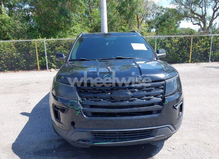 Photo 6 of 2018 Ford Explorer XLT (VIN 1FM5K7D85JGB04304)