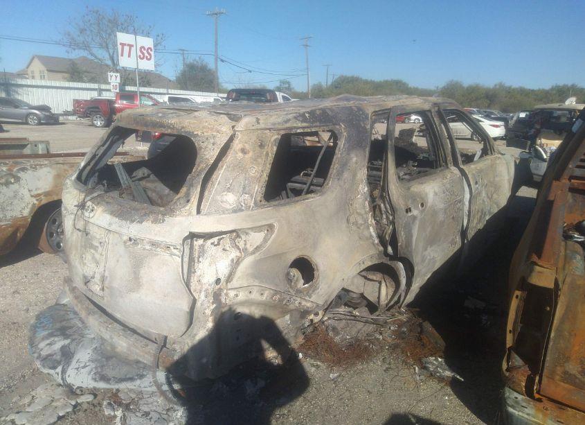 Photo 4 of 2018 Ford Explorer XLT (VIN 1FM5K7D85JGB42311)