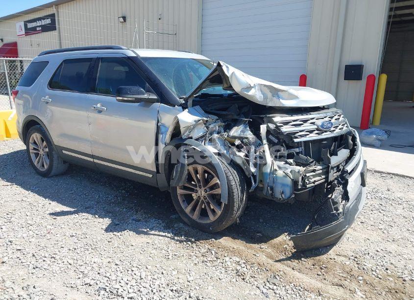 2018 Ford Explorer XLT (VIN 1FM5K7D85JGC22000) main photo