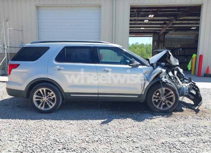Photo 13 of 2018 Ford Explorer XLT (VIN 1FM5K7D85JGC22000)